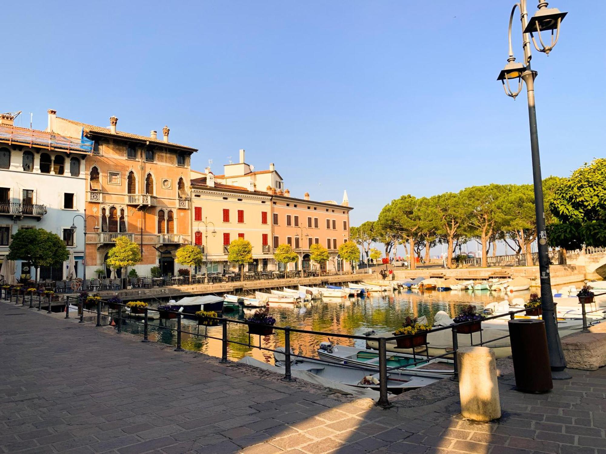 Garda Blue Lake Home Luxury Appartment Desenzano del Garda Exteriör bild