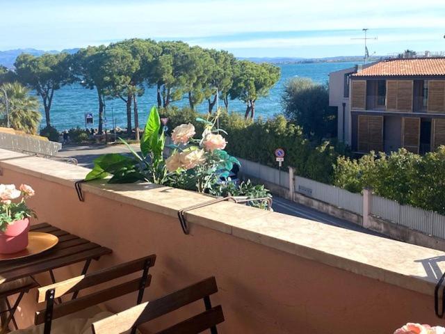 Garda Blue Lake Home Luxury Appartment Desenzano del Garda Exteriör bild