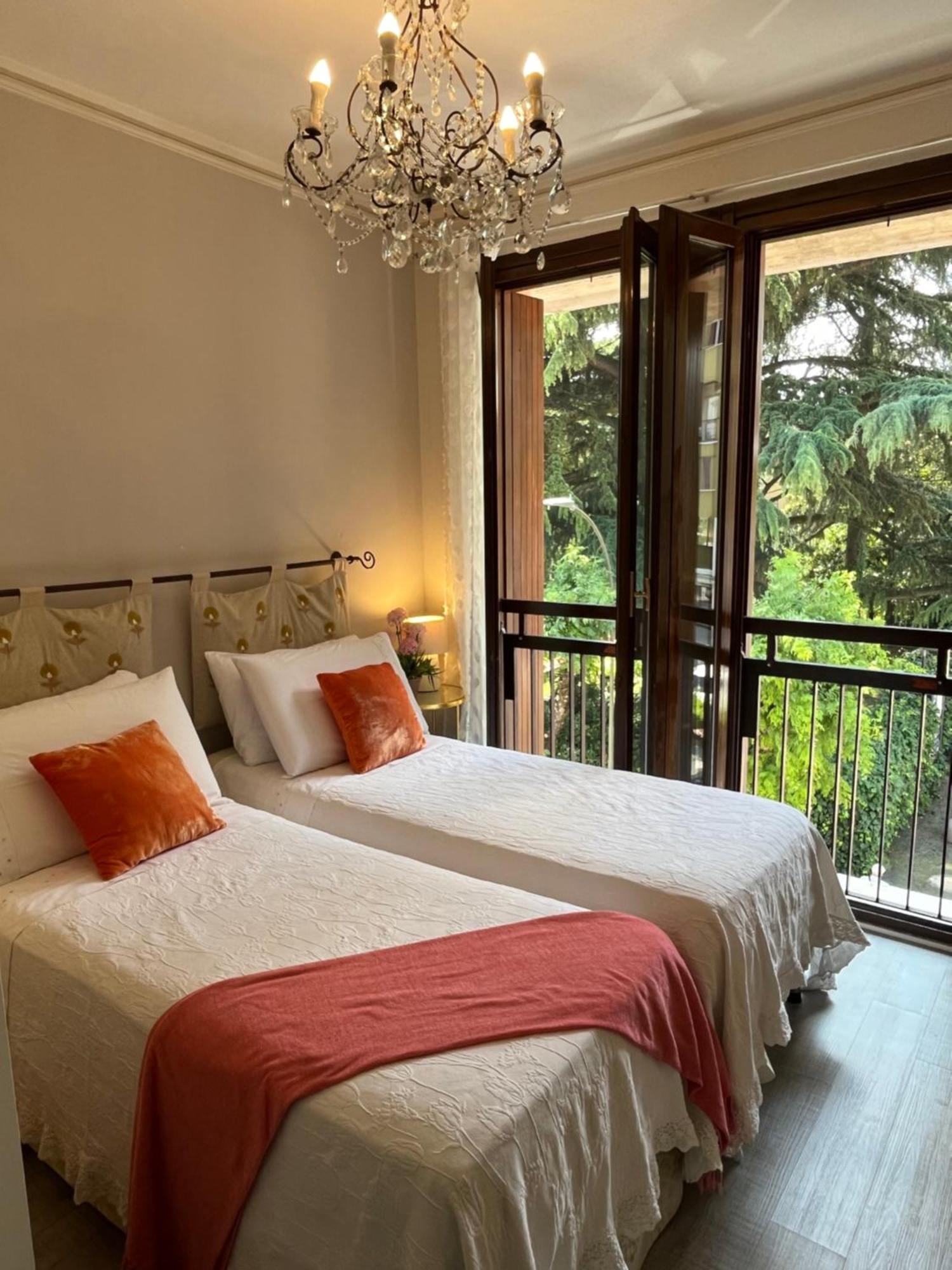 Garda Blue Lake Home Luxury Appartment Desenzano del Garda Exteriör bild