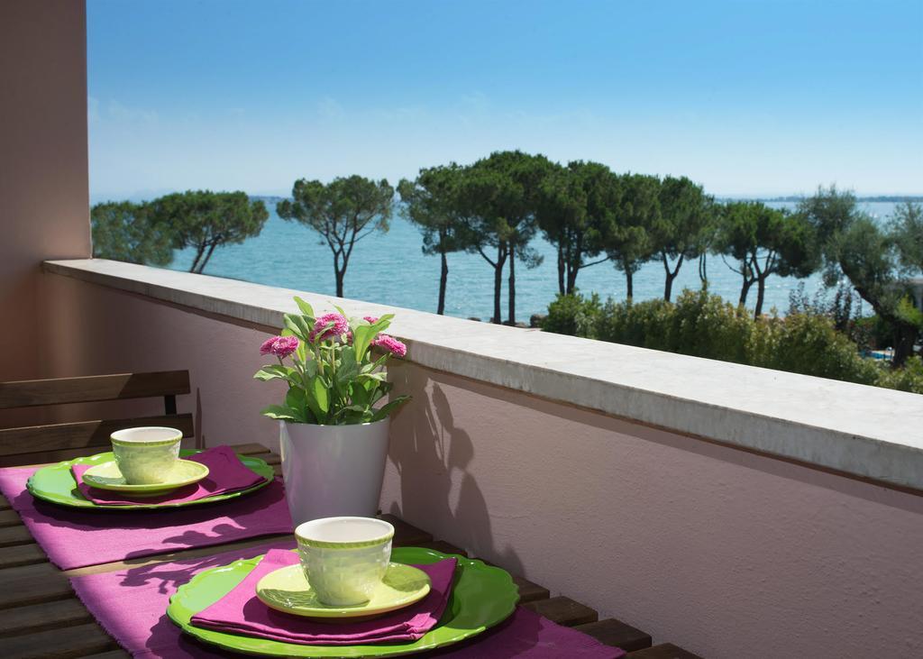 Garda Blue Lake Home Luxury Appartment Desenzano del Garda Exteriör bild